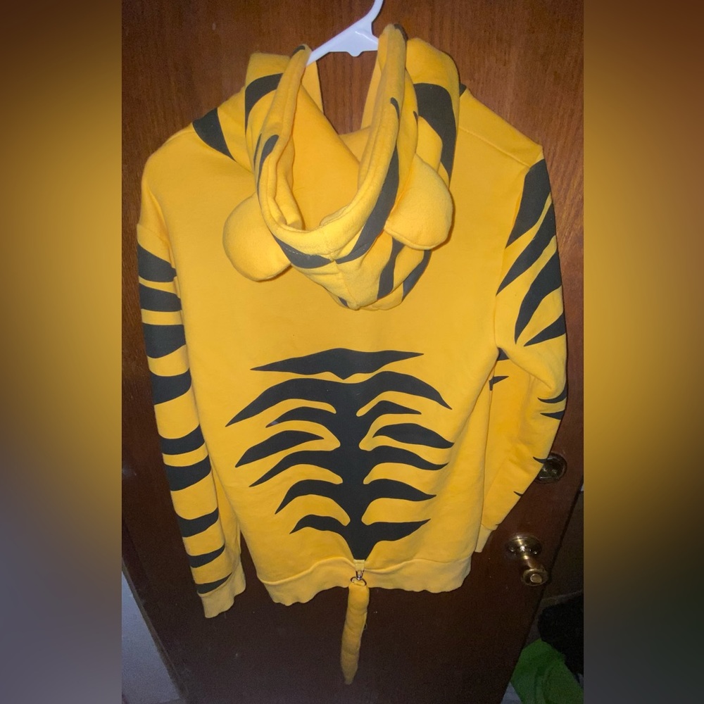 Tiger Jacket - Picture 2 of 4